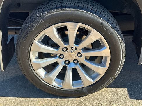 Used 2022 Chevrolet Silverado 1500 High Country w/ Technology Package image 17