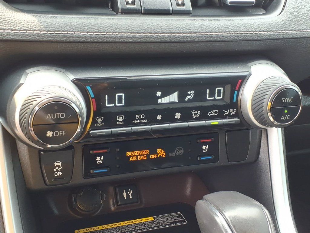Used 2019 Toyota RAV4 Limited AWD/4WD image 9