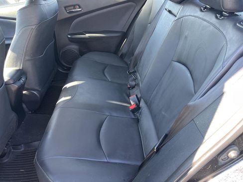 Used 2022 Toyota Prius XLE image 12