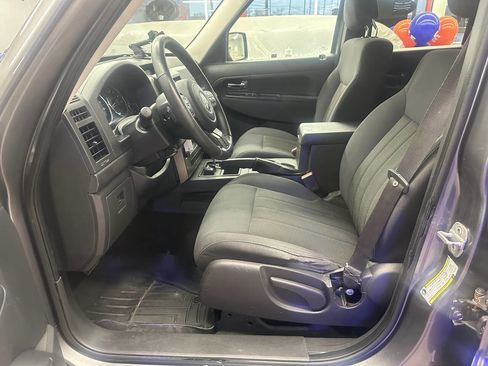 Used 2012 Jeep Liberty Sport w/ Popular Equipment Group image 17