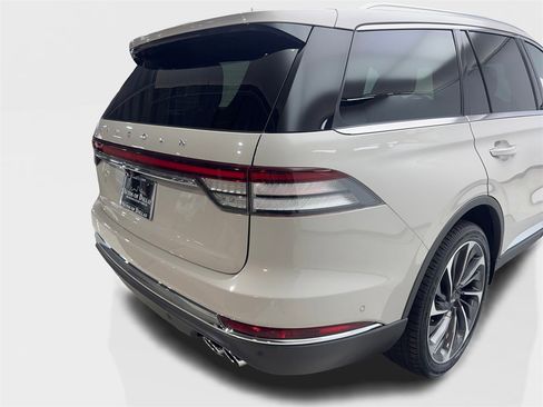 Used 2022 Lincoln Aviator Reserve w/ Equipment Group 201A image 18