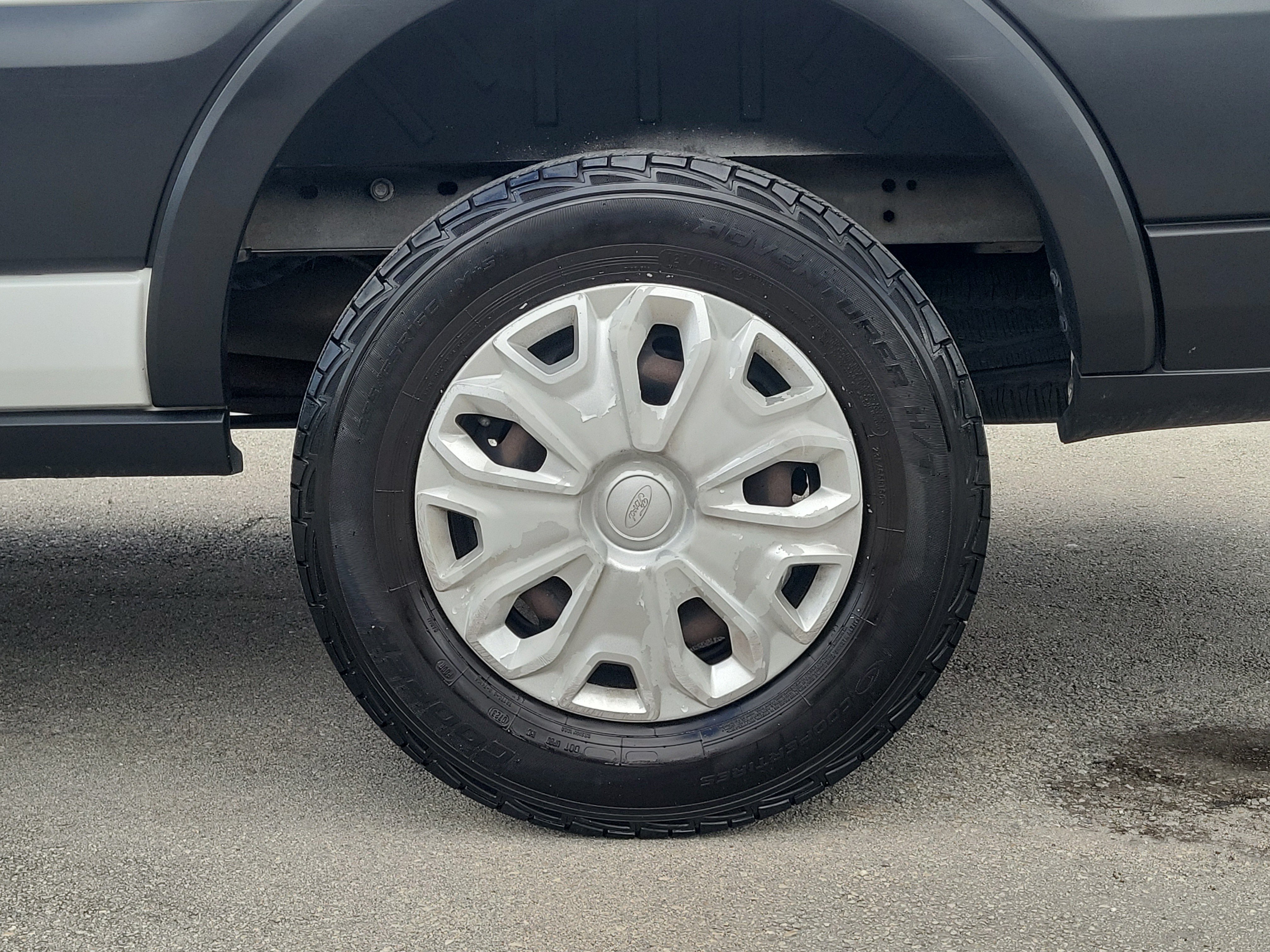 Used 2019 Ford Transit 250 148 Medium Roof w/ Interior Upgrade Package RWD image 9