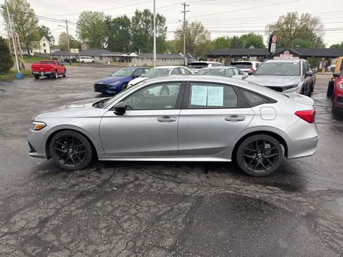Used 2023 Honda Civic Sport image 4