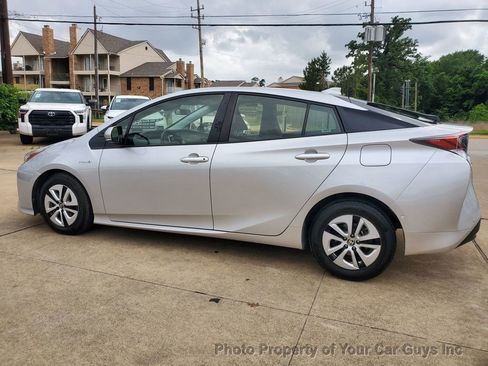 Used 2018 Toyota Prius Two w/ Prius Two Safety Plus Package FWD image 15