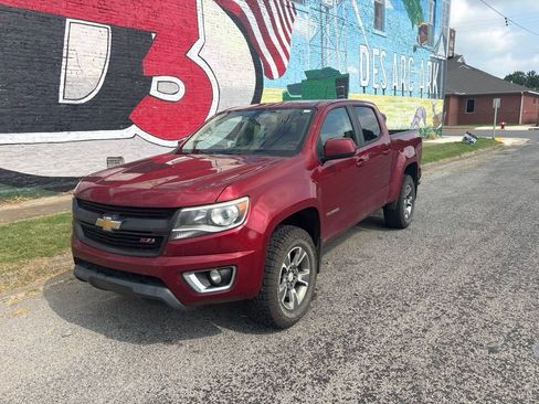 Used 2018 Chevrolet Colorado Z71 AWD/4WD image 2