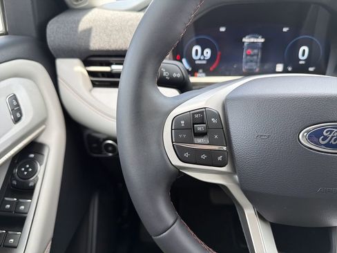 New 2026 Ford Explorer Active image 30