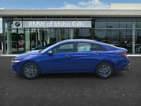 Used 2025 Hyundai Elantra Hybrid FWD image 4