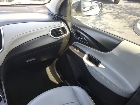 Used 2019 Chevrolet Equinox Premier image 17
