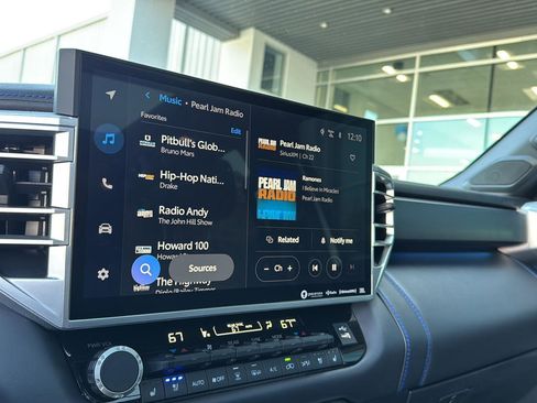 Used 2024 Toyota Sequoia Platinum image 21