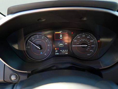 Used 2018 Subaru Crosstrek 2.0i Premium w/ Eyesight System image 11