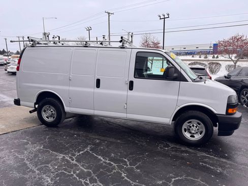 Used 2021 Chevrolet Express 2500 w/ Driver Convenience Package image 6