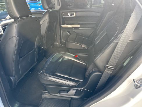 Used 2023 Ford Explorer XLT w/ Equipment Group 202A image 14