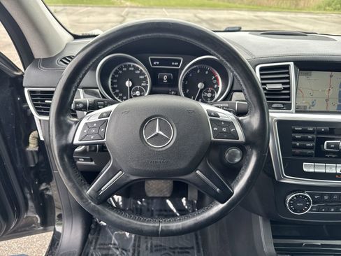 Used 2016 Mercedes-Benz GL 450 4MATIC image 19