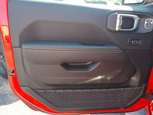 New 2025 Jeep Gladiator Sport image 7