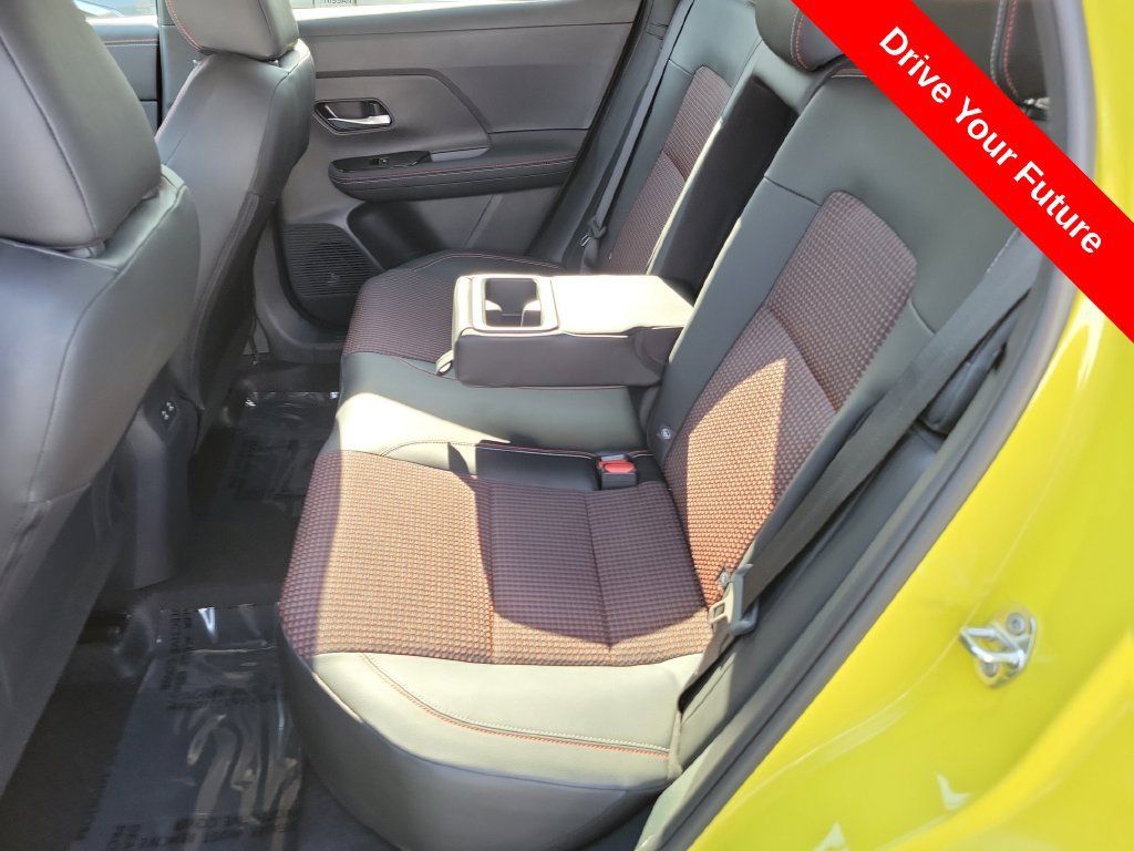 Used 2025 Nissan Kicks SR AWD/4WD image 25