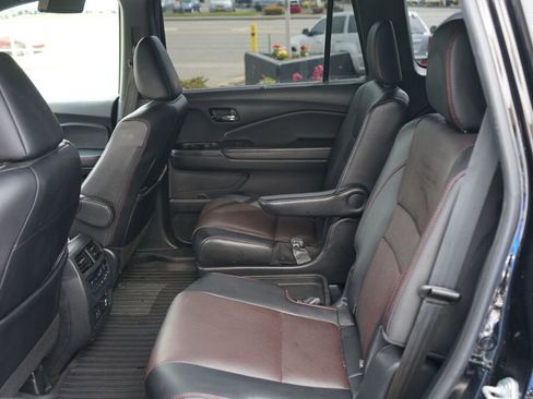 Used 2021 Honda Pilot Black Edition image 15