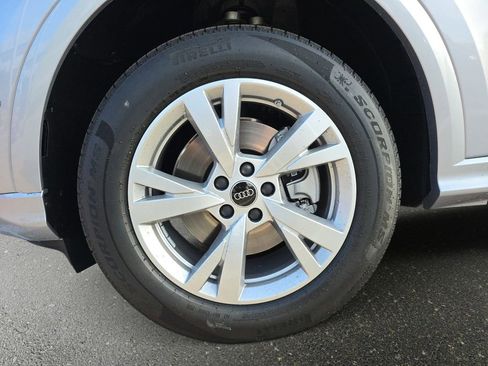 New 2025 Audi Q5 Premium image 33