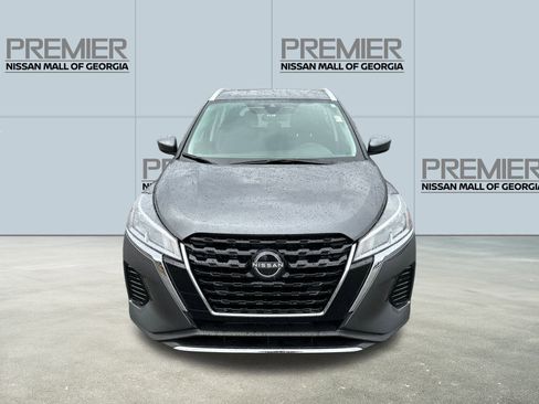 Used 2024 Nissan Kicks SV image 2