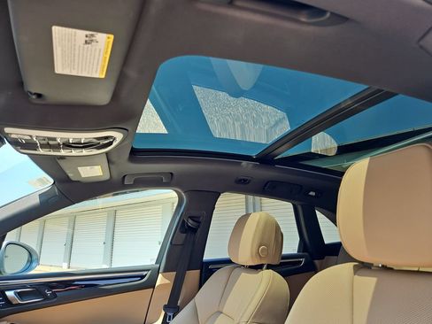 Certified 2020 Porsche Macan S AWD/4WD image 16