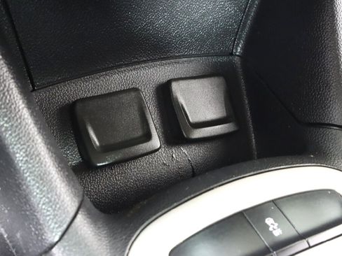 Used 2018 Chevrolet Cruze LS image 19