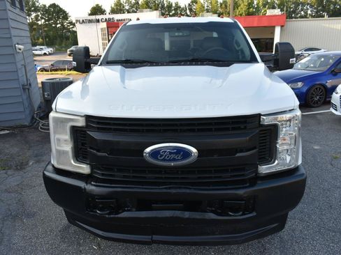 Used 2019 Ford F250 XL w/ Power Equipment Group AWD/4WD image 3