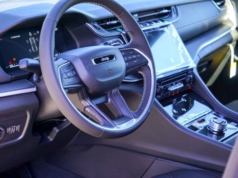 New 2026 Jeep Grand Cherokee Laredo RWD image 9