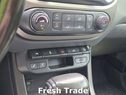 Used 2018 Chevrolet Colorado Z71 w/ Centennial Edition AWD/4WD image 15