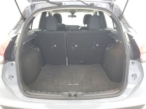 Used 2024 Nissan Kicks SR FWD image 11