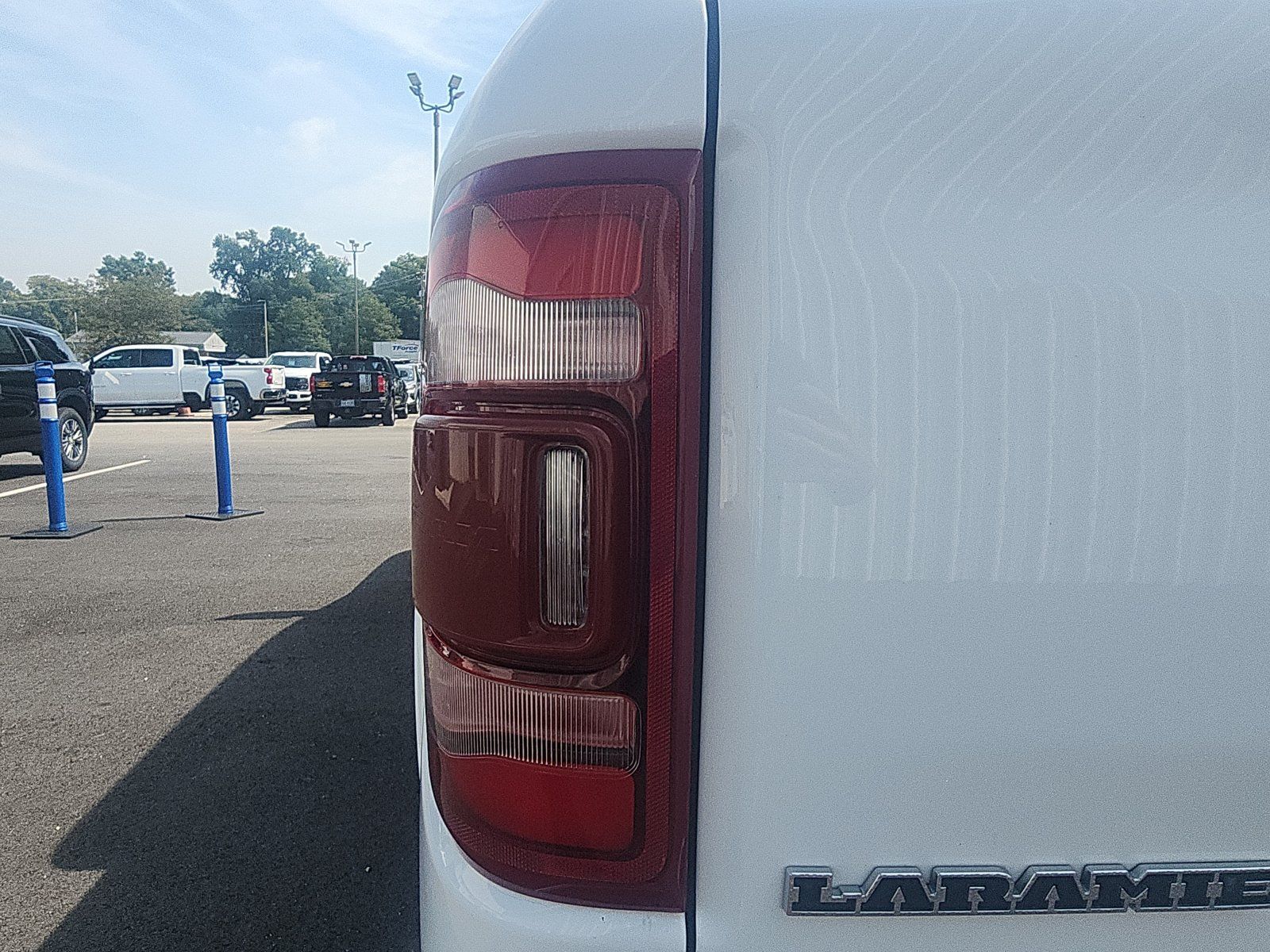 Used 2022 RAM 1500 Laramie AWD/4WD image 13