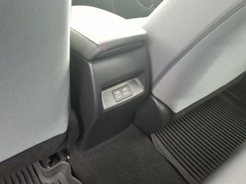 Used 2024 Toyota Corolla SE image 8