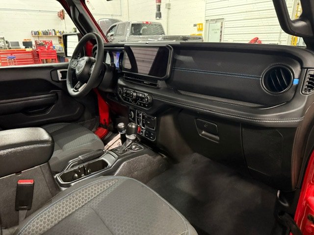 Used 2024 Jeep Wrangler Unlimited Rubicon 4xe w/ Technology Group AWD/4WD image 8
