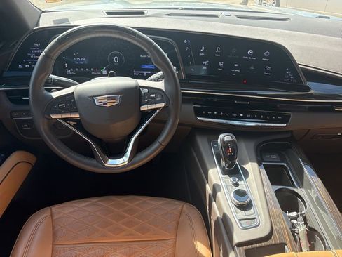 Certified 2024 Cadillac Escalade ESV Premium Luxury image 7