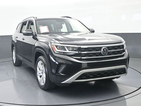 Used 2021 Volkswagen Atlas SE w/ Panoramic Sunroof Package FWD image 9