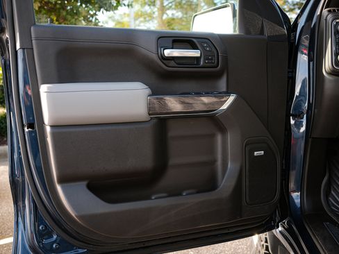 Used 2020 Chevrolet Silverado 1500 LTZ w/ LTZ Premium Package image 14