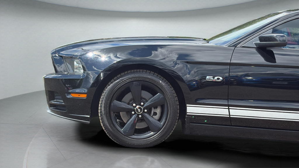 Used 2013 Ford Mustang GT RWD image 24
