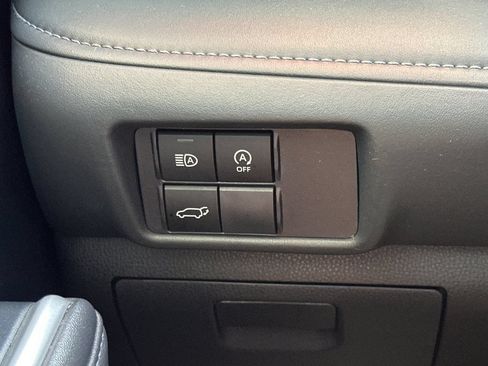 Certified 2025 Toyota Highlander LE AWD/4WD image 33