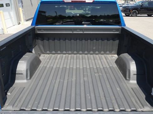 Used 2022 Chevrolet Silverado 1500 Custom Trail Boss AWD/4WD image 9