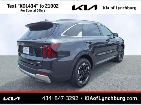 New 2025 Kia Sorento S image 4