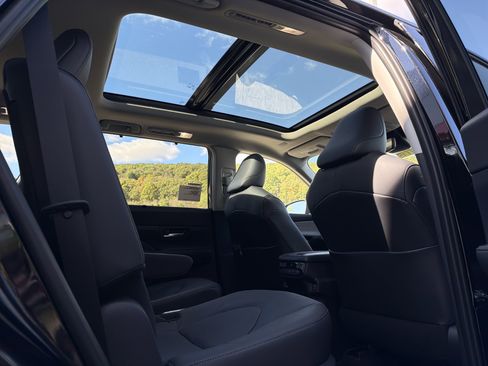 New 2026 Toyota Grand Highlander Platinum AWD/4WD image 37