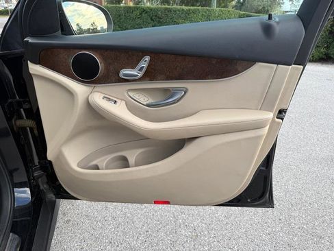 Used 2016 Mercedes-Benz GLC 300 GLC300 4MATIC image 19