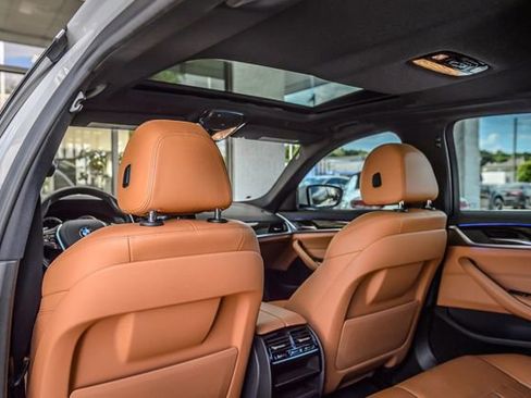 Used 2018 BMW 540i w/ Premium Package RWD image 42