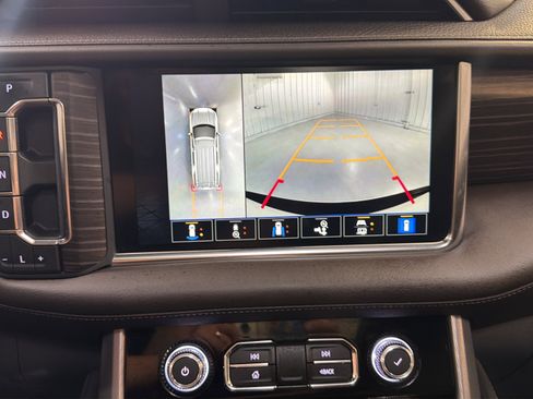 Used 2022 GMC Yukon Denali AWD/4WD image 16