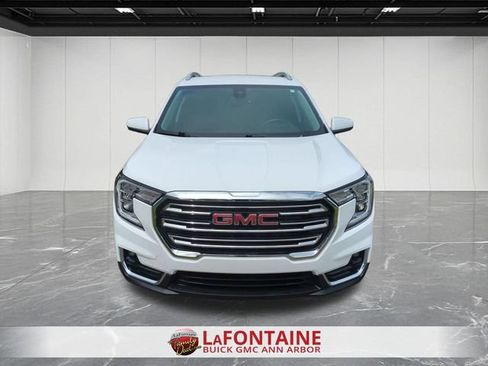 Certified 2024 GMC Terrain SLT AWD/4WD image 3