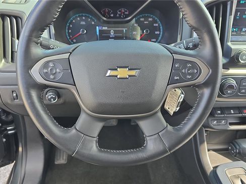 Used 2017 Chevrolet Colorado Z71 AWD/4WD image 26