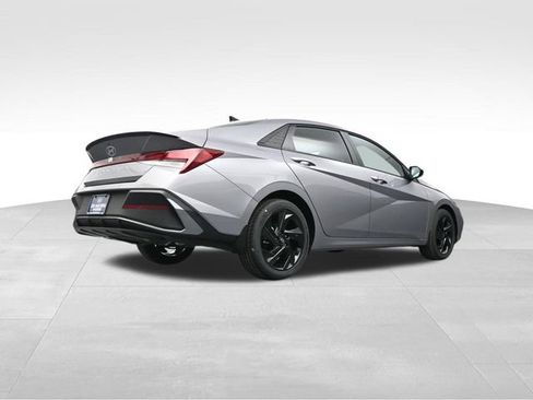 Certified 2026 Hyundai Elantra Sport FWD image 36