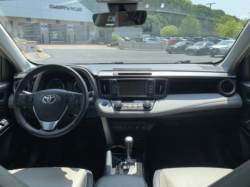 Used 2017 Toyota RAV4 Limited AWD/4WD image 30