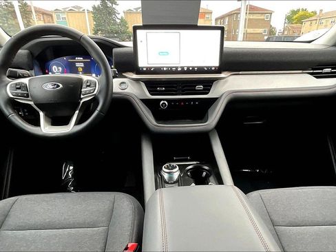 Certified 2025 Ford Explorer Active image 14