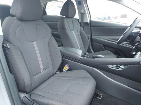 New 2026 Hyundai Elantra SE FWD image 29