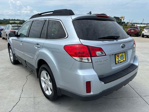 Used 2014 Subaru Outback 2.5i Limited AWD/4WD image 6