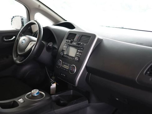 Used 2014 Nissan Leaf S image 15